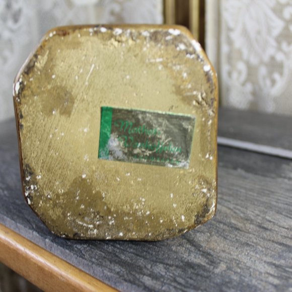 Antique Virgin Mary cradling Baby Jesus statue Beautiful Catholic Home Decor - Picture 4 of 8